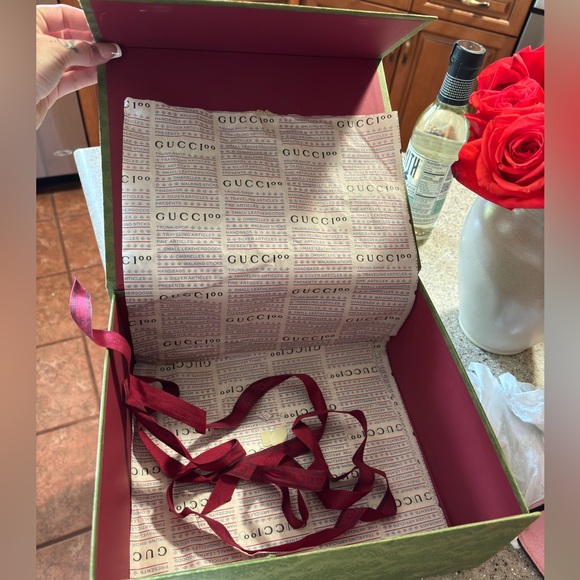 Authentic GUCCI Diana Mini Tote Bag in Pink Leather - Picture 9 of 10